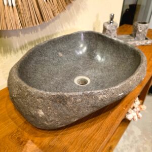 Cuba Esculpida em Pedra Riverstone