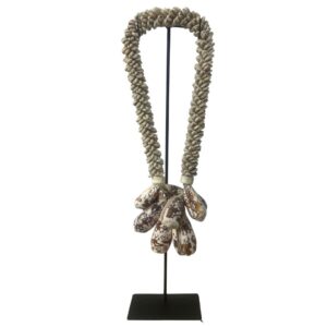 Colar Decorativo com Conchas Grandes Naturais e Búzios