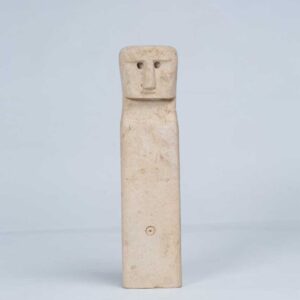 Escultura Totêmica Minimalista em Pedra