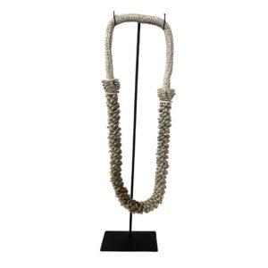 Colar Tribal Decorativo com Conchas E Cordão Cru