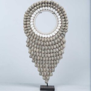 Colar Tribal Decorativo com Conchas