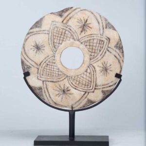 Escudo Celeste Tribal em Pedra Cru