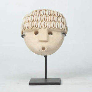 Escultura Cabeça Tribal com Conchas