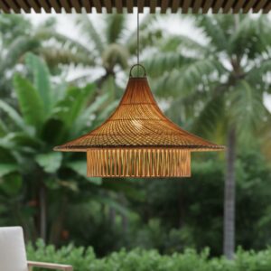 Luminária em Ratan Natural Canggu Pequena Altura: 40 cm X Diâmetro: 60 cm