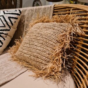 Almofada Decorativa em Ráfia Natural com Franjas - Estilo Balinês 50 x 50