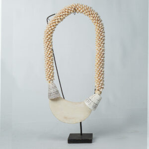 Colar Tribal Decorativo com Pingente de Osso A58 x L28